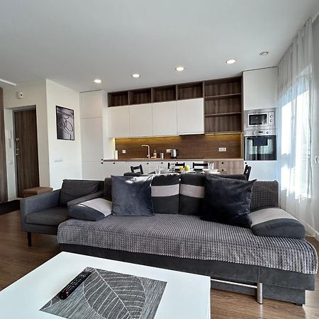 Your Home - Spacious Apartment In City Center, With Balcony & Self Check-In VNO Esterno foto