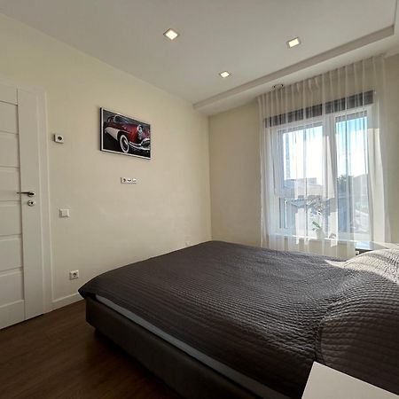 Your Home - Spacious Apartment In City Center, With Balcony & Self Check-In VNO Esterno foto