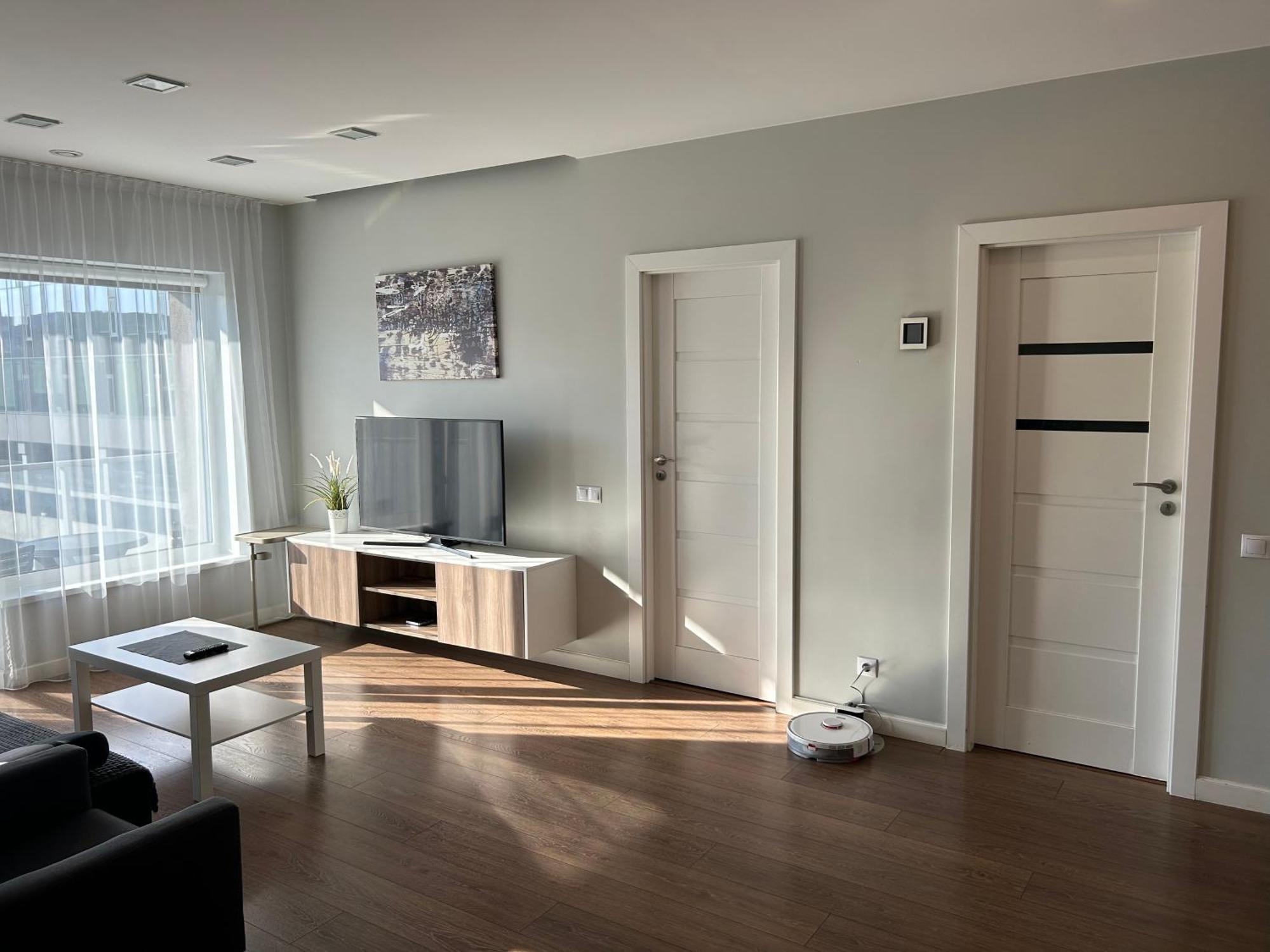 Your Home - Spacious Apartment In City Center, With Balcony & Self Check-In VNO Esterno foto