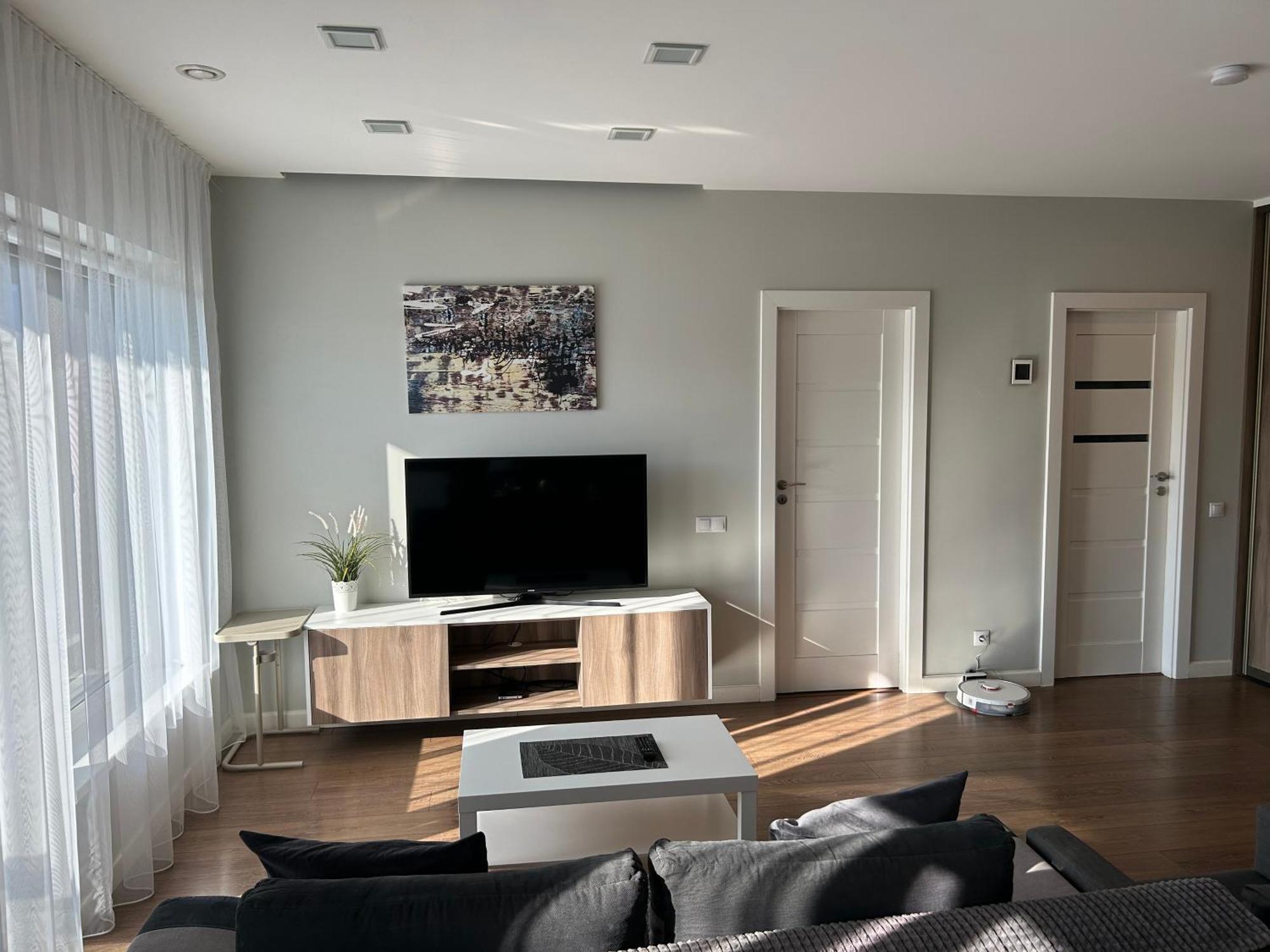 Your Home - Spacious Apartment In City Center, With Balcony & Self Check-In VNO Esterno foto