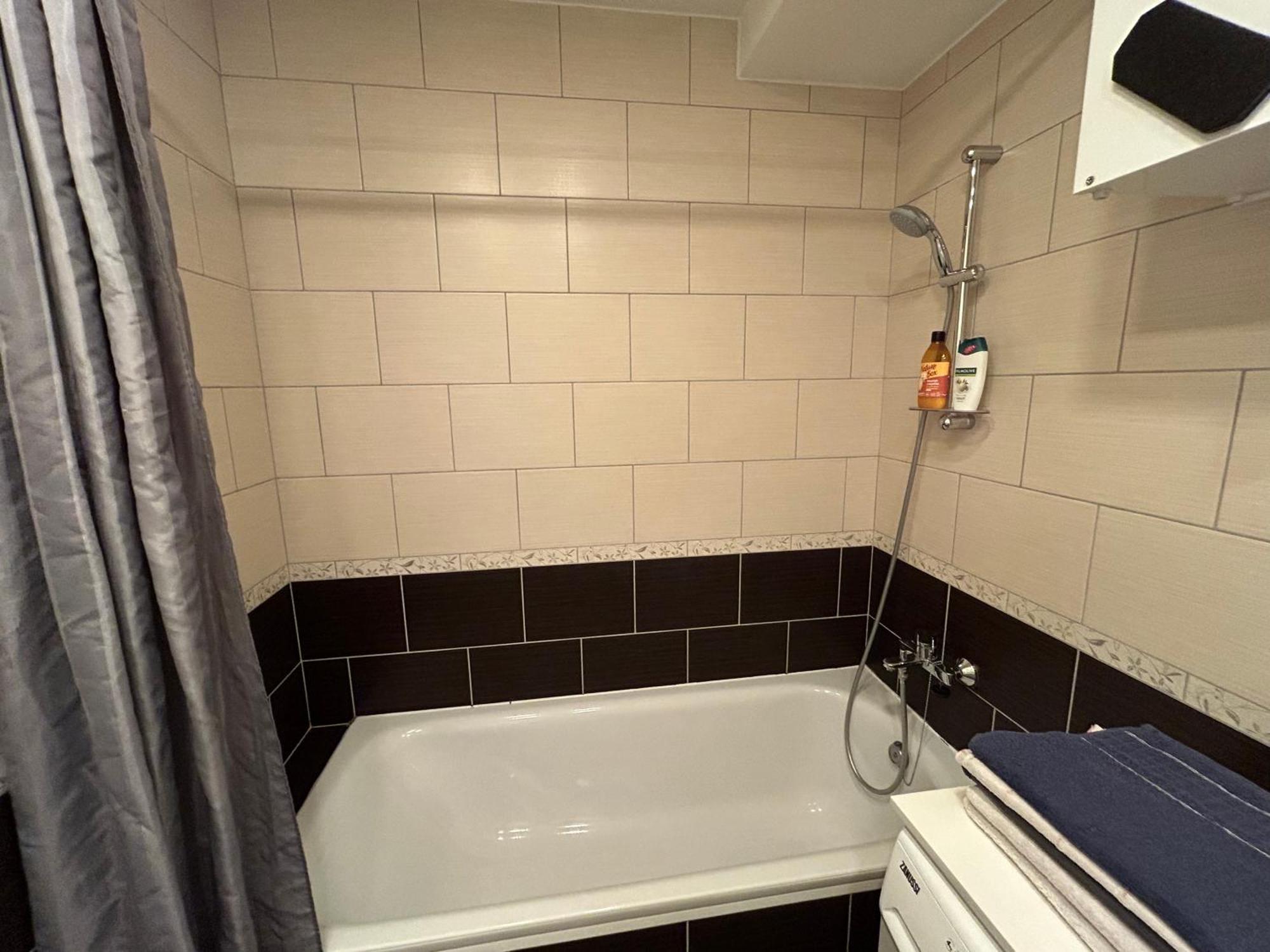 Your Home - Spacious Apartment In City Center, With Balcony & Self Check-In VNO Esterno foto